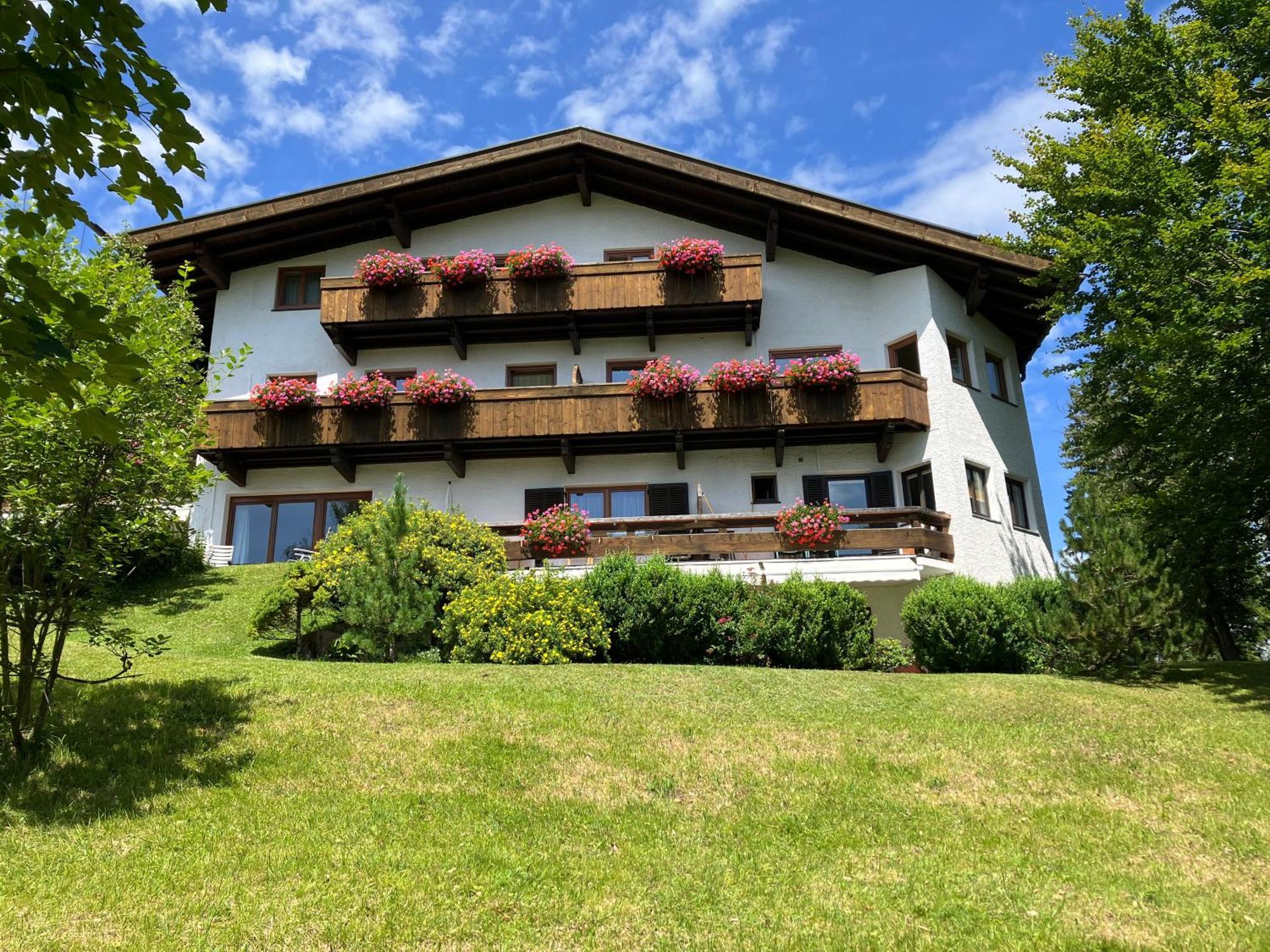 Landhaus Frenes Apartments Seefeld in Tirol Eksteriør bilde