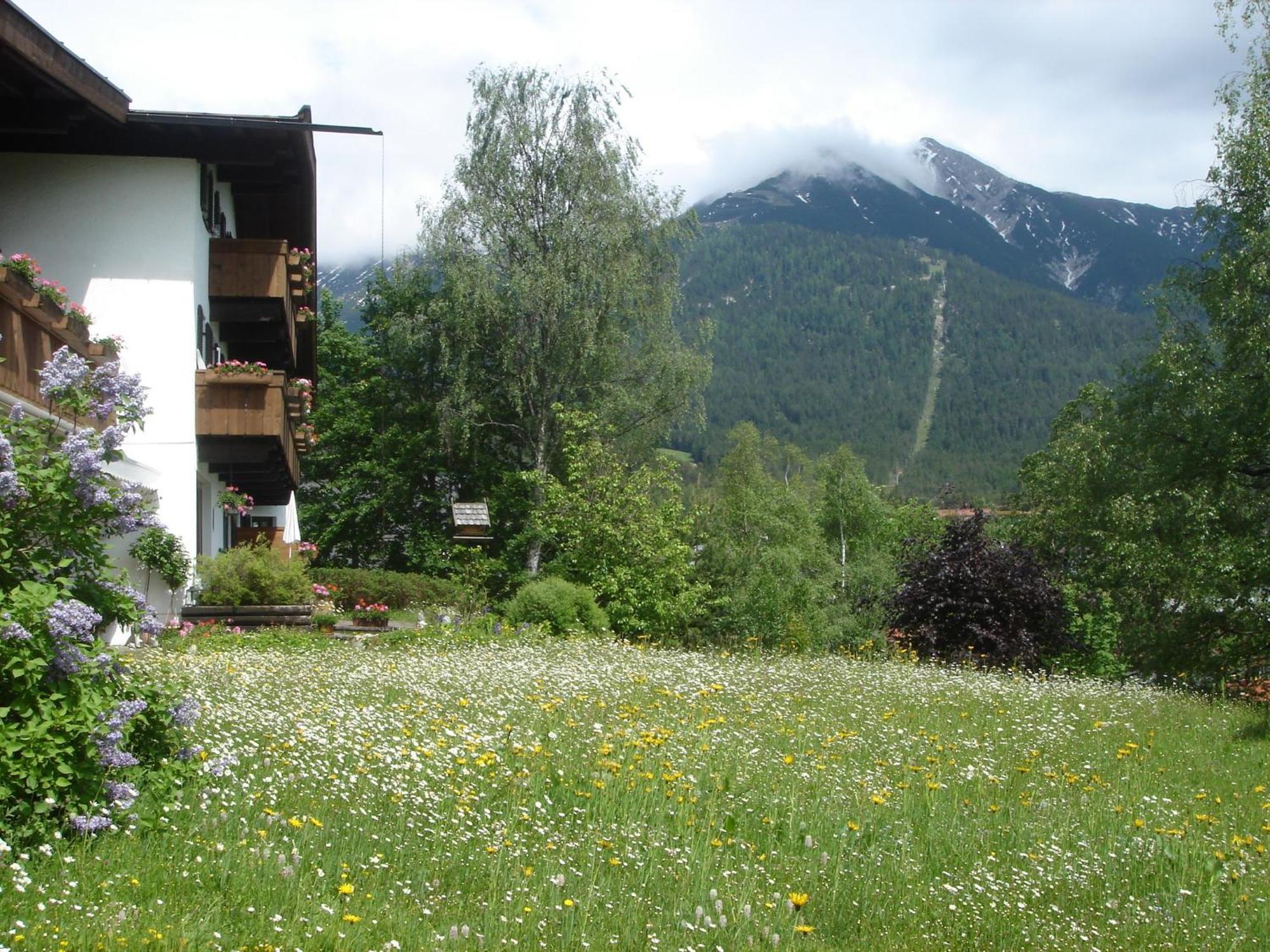 Landhaus Frenes Apartments Seefeld in Tirol Eksteriør bilde
