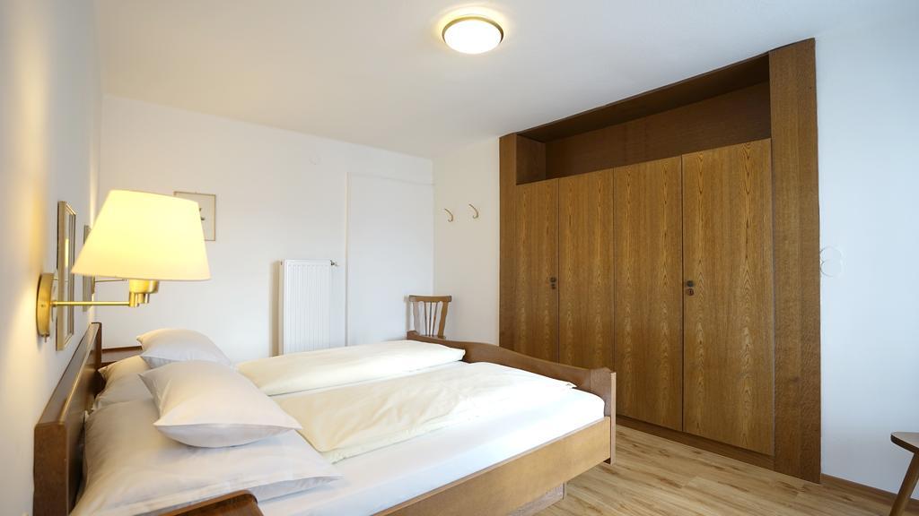 Landhaus Frenes Apartments Seefeld in Tirol Rom bilde