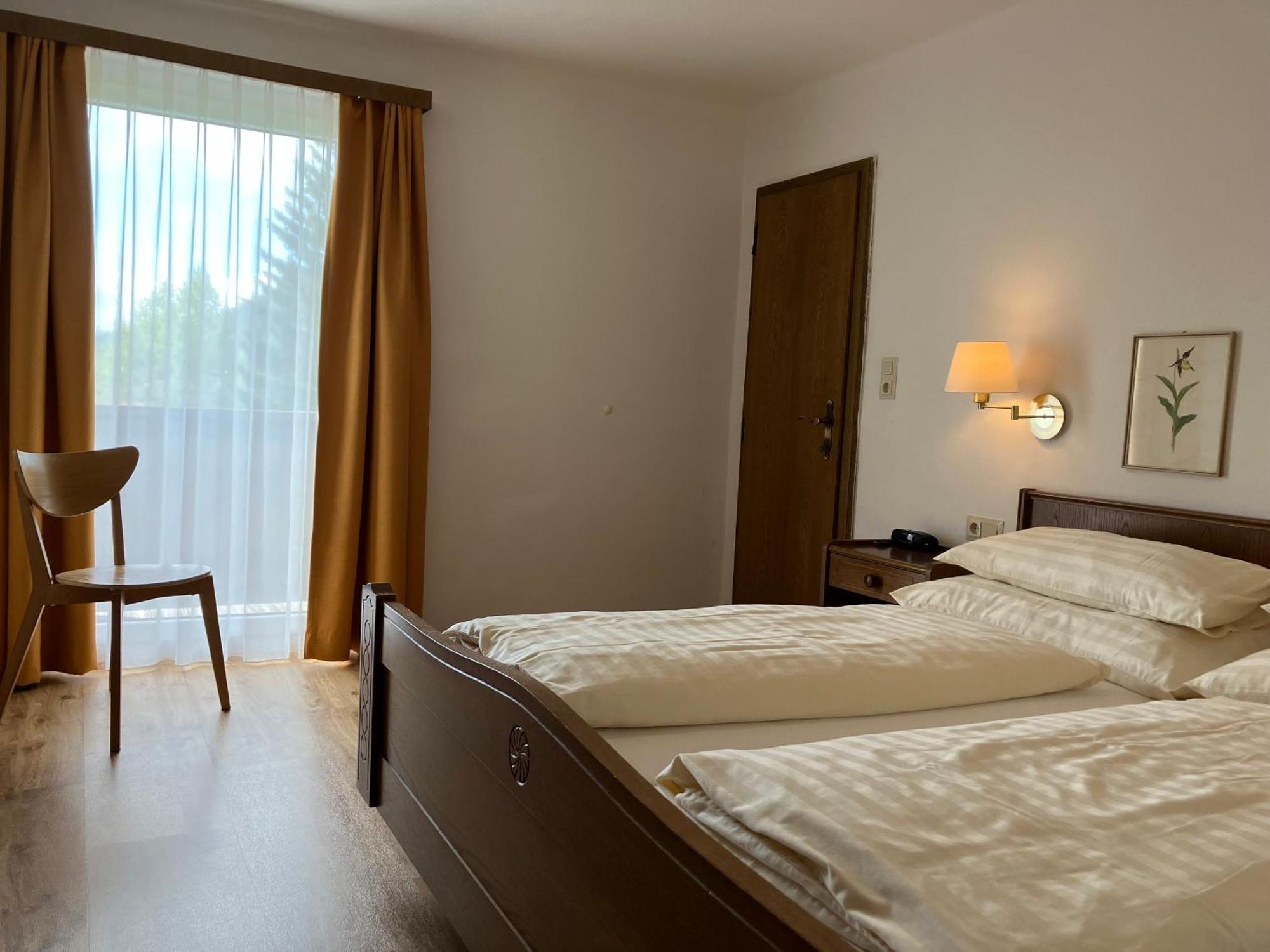 Landhaus Frenes Apartments Seefeld in Tirol Eksteriør bilde