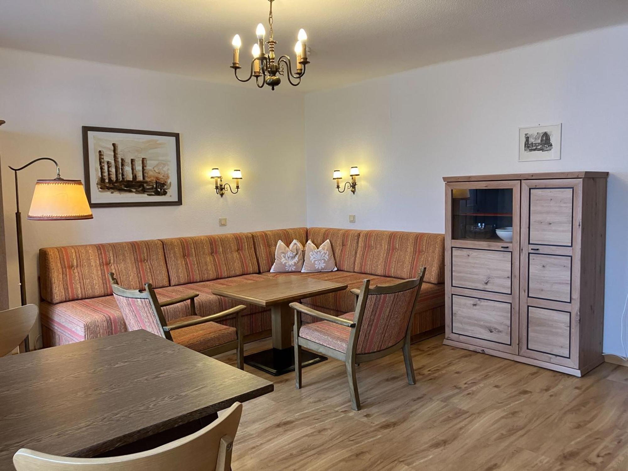 Landhaus Frenes Apartments Seefeld in Tirol Eksteriør bilde