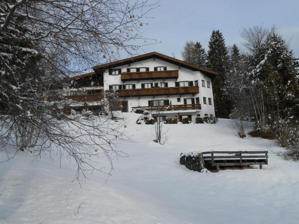 Landhaus Frenes Apartments Seefeld in Tirol Eksteriør bilde